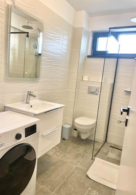 Sky Residence Airport Therme Otopeni 4 Екстер'єр фото